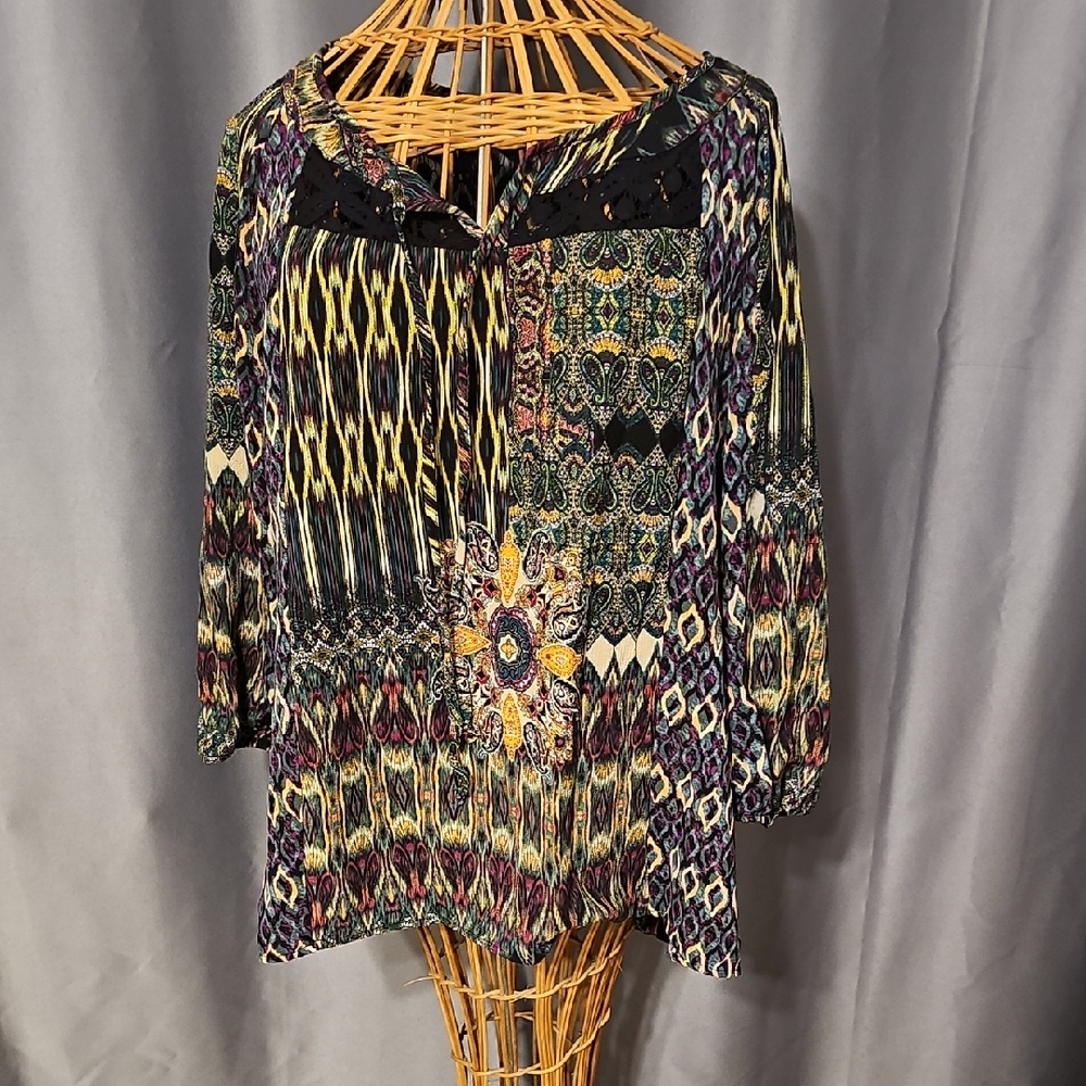 Black and Yellow Graphic 3/4 Sleeve Blouse